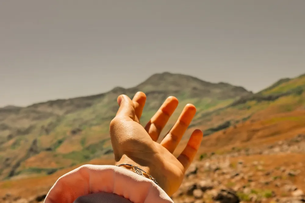 Fertige, kurze Andacht mit Alltagsgegenstand »Hand«