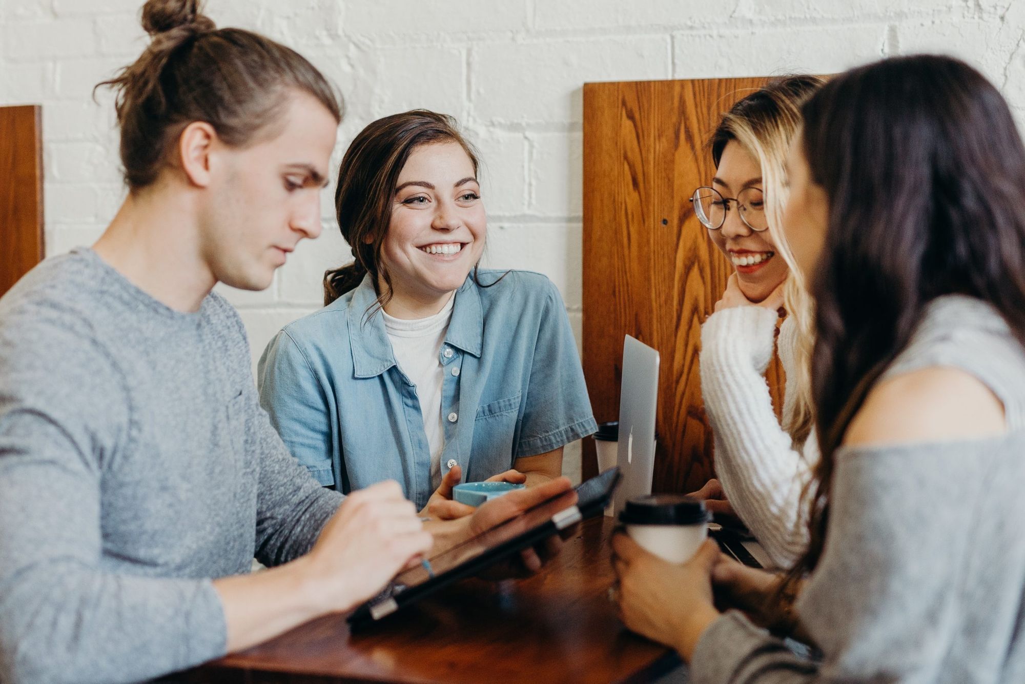 Barna-Studie: Gen Z möchte nicht online über Glauben sprechen